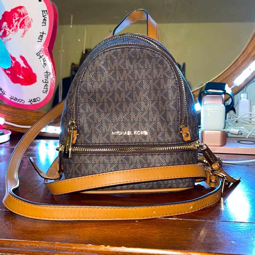 MICHAEL MICHAEL KORS
Rhea Mini Logo Backpack